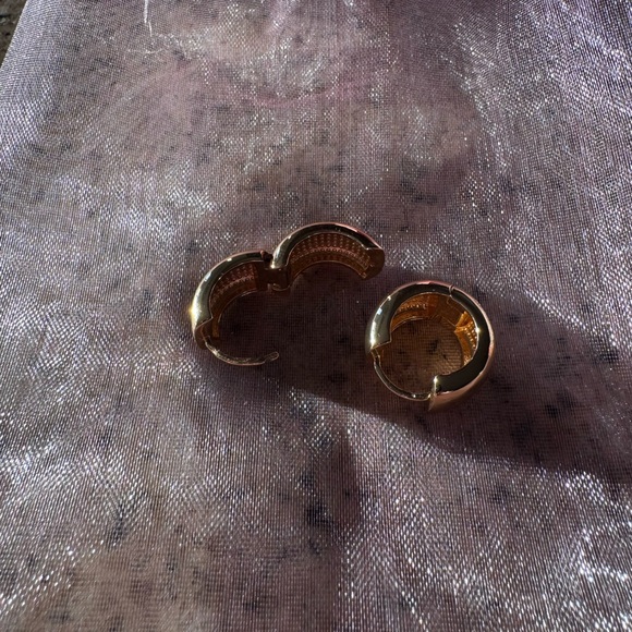 Quince Chunky Gold Hoop Earrings 14k Vermeil - Picture 5 of 12